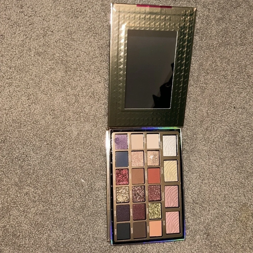 22 Piece Makeup Palette | Neutral Eyeshadow & Face Palette | Full Cosmetic Kit |